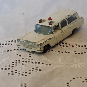 Lesney Matchbox cadillac Ambulance  beschikbaar voor biedingen