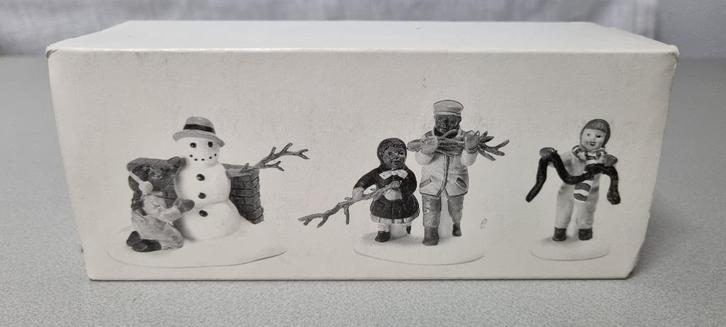 DEPARTMENT 56  ,  PLAYING IN THE SNOW, Diversen, Kerst, Gebruikt, Ophalen of Verzenden