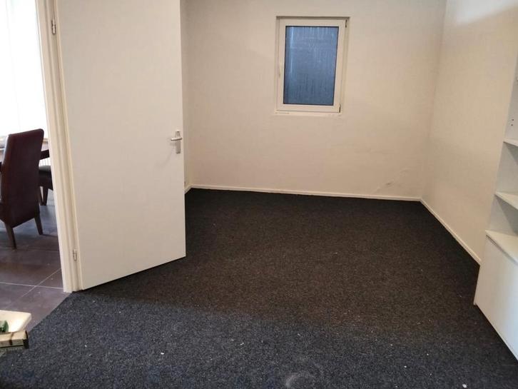 winkelruimte, Huizen en Kamers, Kamers te huur, Overige regio's, 50 m² of meer