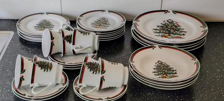 Kerstservies in uitstekende conditie, Antiek en Kunst, Antiek | Servies compleet, Ophalen of Verzenden