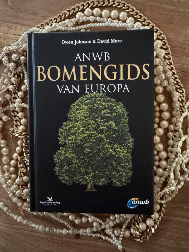 Owen Johnson - Bomengids van Europa, Boeken, Wetenschap, Zo goed als nieuw, Ophalen of Verzenden