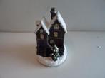 miniatuur winterhuisje met boom op verlicht, Ophalen of Verzenden, Zo goed als nieuw