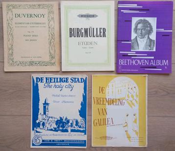 Bladmuziek voor piano  beschikbaar voor biedingen