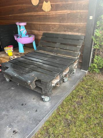 Gratis ligbed pallets beschikbaar voor biedingen