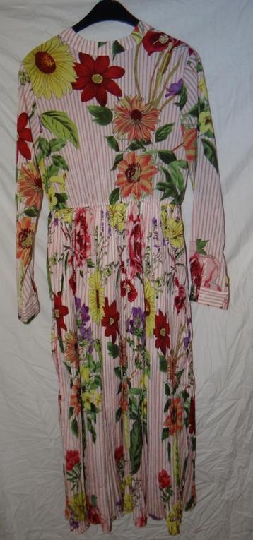 Leuke rood/wit/geel/groen gebloemde EXQUISS'S jurk beschikbaar voor biedingen