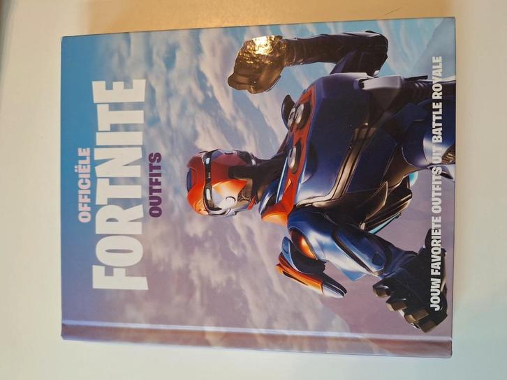 Officiele Fortnite outfits, Boeken, Overige Boeken, Zo goed als nieuw, Ophalen of Verzenden