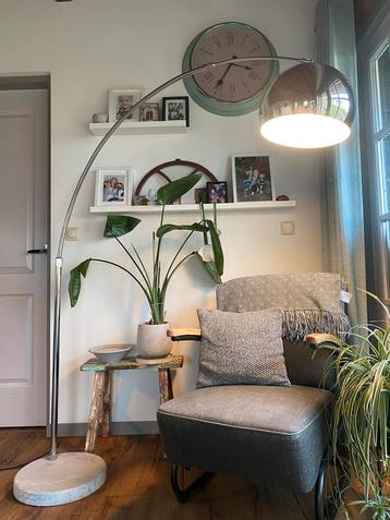 Elegante Booglamp - Stijlvolle Verlichting beschikbaar voor biedingen