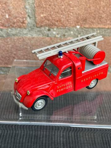 1:43 CITROËN 2CV POMPIERS/BRANDWEER …. 7,50 beschikbaar voor biedingen