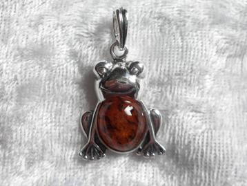 Mooie Fijne Zilveren Hanger met Barnsteen - Kikkertje beschikbaar voor biedingen