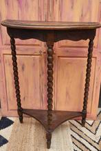 Houtsnijwerk/Getorst/Sidetable/Tafel/Haltafel, Ophalen