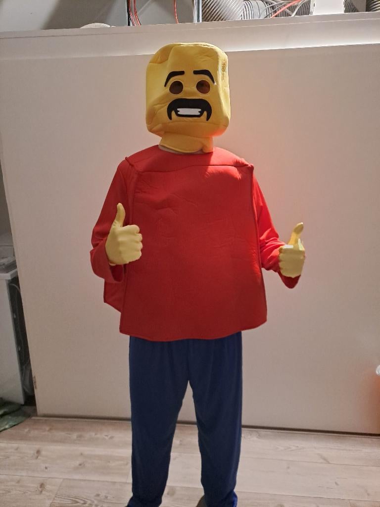 Carnavals kostuum Lego poppetje, Maat 52/54 (L), Carnaval, Ophalen of Verzenden, Zo goed als nieuw