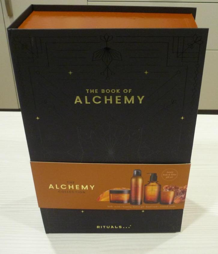Nieuw Rituals Alchemy giftset, kaars, shower foam, hand wash, Sieraden, Tassen en Uiterlijk, Uiterlijk | Lichaamsverzorging, Nieuw