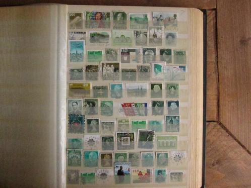 Set groene postzegels (+/- 60 stuks), Hobby en Vrije tijd, Scrapbooking, Gebruikt, Versiering of Embellishment, Overige merken