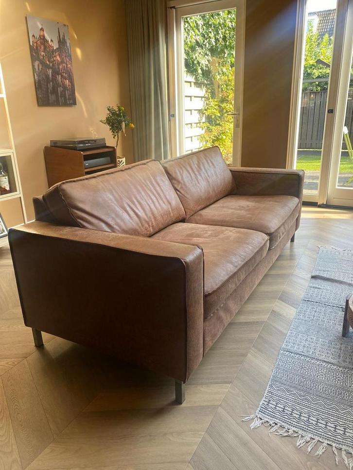Te koop: Leren cognac bank (2,5 zits), Huis en Inrichting, Banken | Bankstellen, Gebruikt, 200 tot 250 cm, 75 tot 100 cm, Ophalen