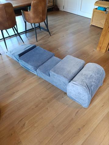 Speelblokken / speelkussen / foamblokken beschikbaar voor biedingen
