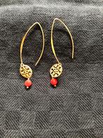 Pimps & Pearls oorbellen met rode steentjes, Overige materialen, Ophalen of Verzenden, Zo goed als nieuw, Rood