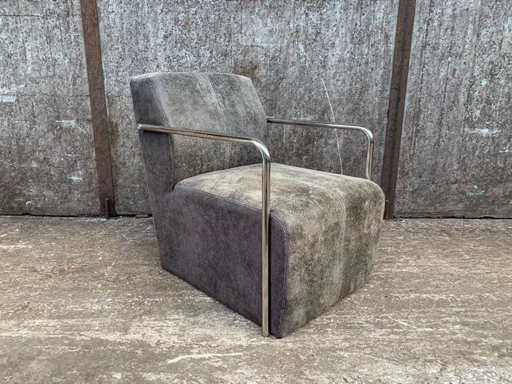 65% SHOWMODELKORTING!!! Genua fauteuil betongrijs kunstleer!, Huis en Inrichting, Fauteuils, Zo goed als nieuw, Metaal, Stof, Ophalen of Verzenden