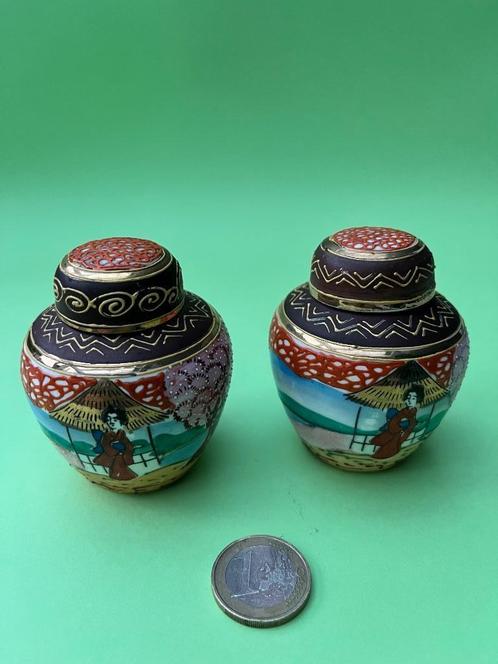 Twee vintageSatsuma ware mini gemberpotjes, Verzamelen, Retro, Huis en Inrichting, Ophalen of Verzenden