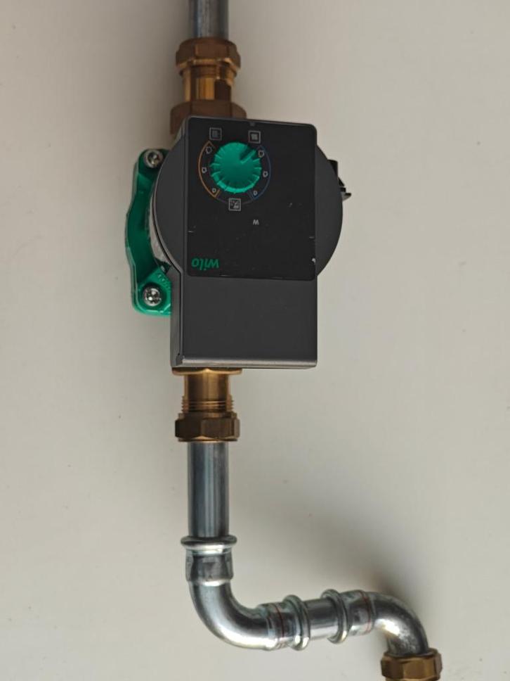 Wilo circulatiepomp, geschikt voor CV-installatie, Doe-het-zelf en Verbouw, Verwarming en Radiatoren, Zo goed als nieuw, Overige typen