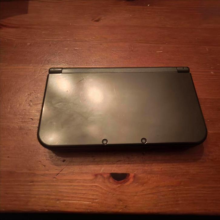 New 3DS XL - IPS Scherm!, Spelcomputers en Games, Spelcomputers | Nintendo 2DS en 3DS, Gebruikt, 3DS XL, Zwart, Met games, Ophalen of Verzenden
