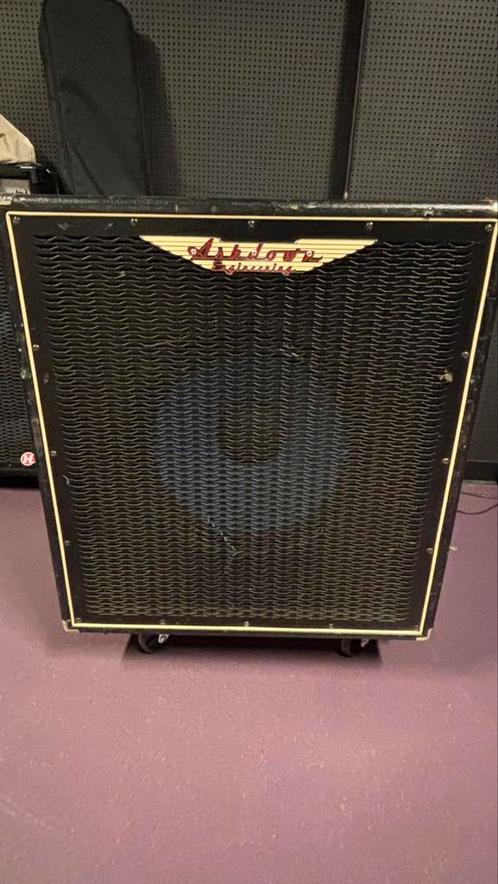 Ashdown ABM 115 Bas cabinet 300w 8ohm, Muziek en Instrumenten, Versterkers | Bas en Gitaar, Gebruikt, Basgitaar, 100 watt of meer