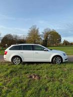 Skoda Octavia 1.4 TSI Greentech 150pk Dsg-7 2017 Wit, Auto's, 4 cilinders, Emergency brake assist, Leder en Stof, Wit
