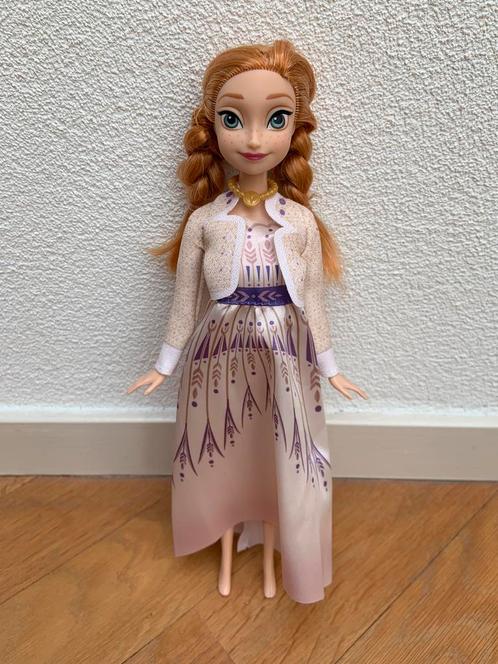 Barbie Disney Prinses Frozen Anna Mattel 2012, Kinderen en Baby's, Speelgoed | Poppen, Zo goed als nieuw, Barbie, Ophalen of Verzenden