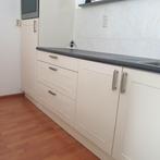 Keukenblok 325 x 60 cm en kookeiland 180 x 90 cm met barblad, Huis en Inrichting, Keuken | Complete keukens, Overige typen, Met kookeiland