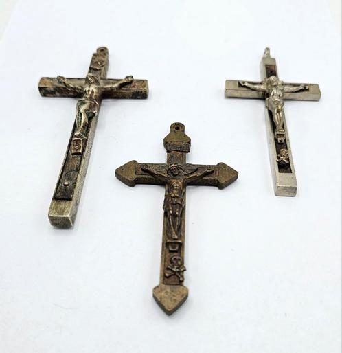 3 Antieke Kruizen Corpus Aan Kruis 19e Eeuws, Antiek en Kunst, Antiek | Religie, Verzenden