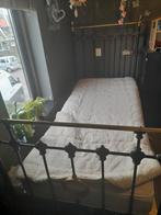 Antiek frans  spijlen bed zwart met koper, Ophalen