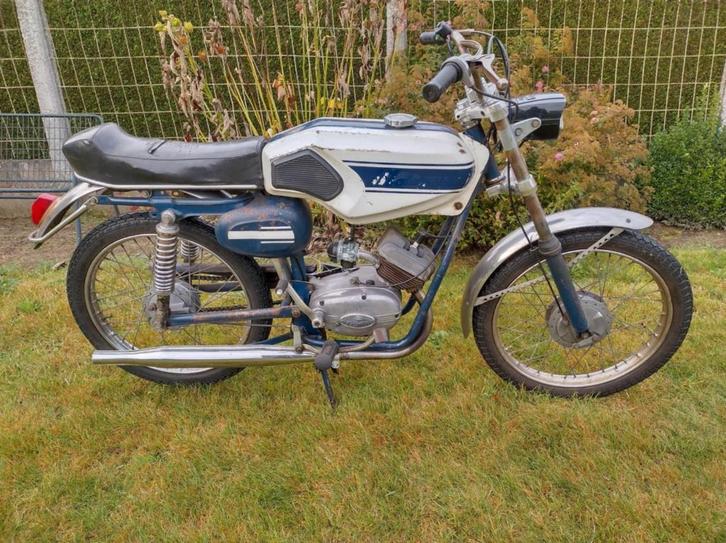 Malaguti brommer vierbak voetversnelling, Fietsen en Brommers, Brommers | Oldtimers, Overige merken, Maximaal 45 km/u, Ophalen