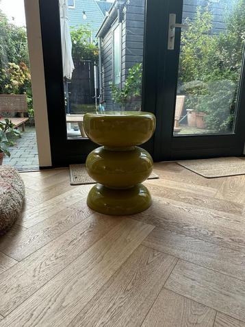 Bubbel Bijzettafel in het groen van Loods 5 beschikbaar voor biedingen