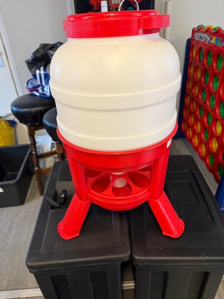 Voersilo 2 stuks nieuw, Dieren en Toebehoren, Pluimvee | Toebehoren, Ophalen, Zo goed als nieuw, Drinken en Voederen