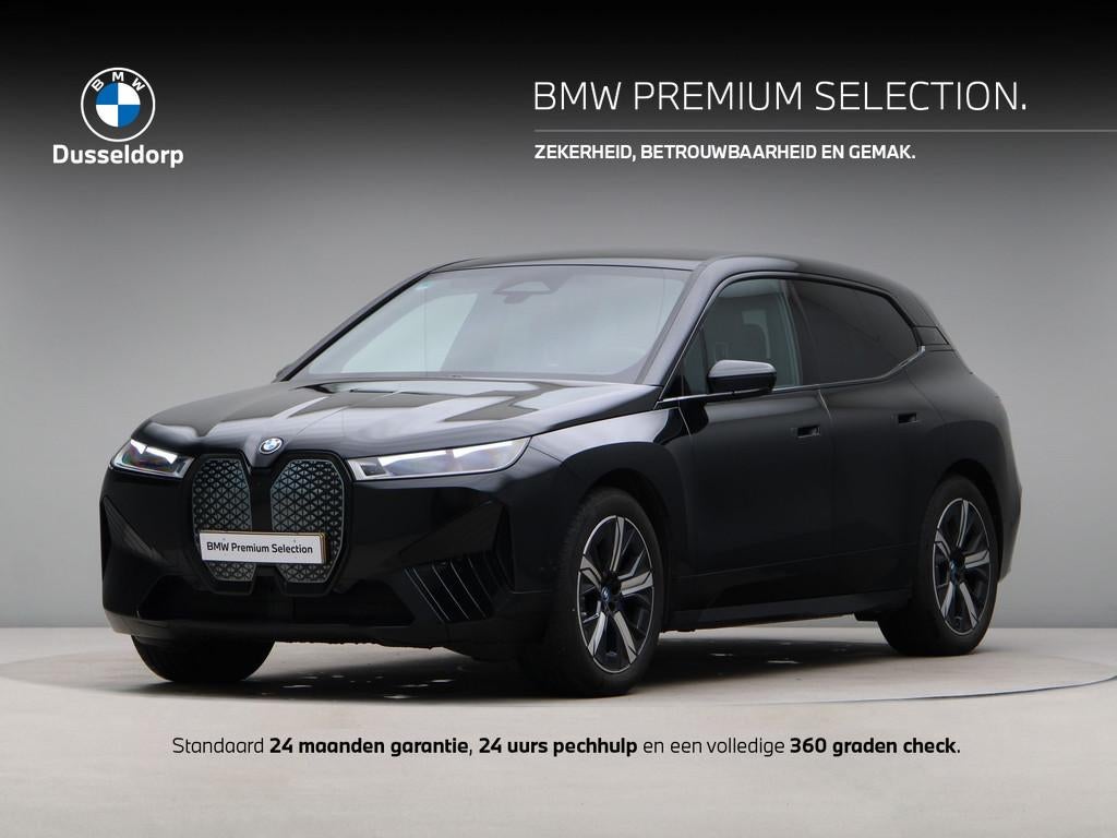 BMW iX xDrive50 Sport Edition 112 kWh - Trekhaak (bj 2024), Auto's, BMW, Automaat, 131 €/maand, Gebruikt, 523 pk