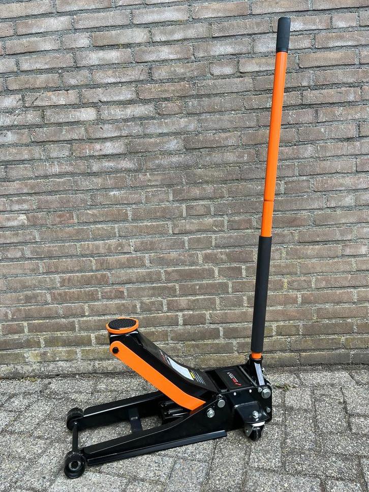 Nieuwe 3 ton garagekrik - BSN Tools, Auto diversen, Krikken, Nieuw, Garagekrik, Hydraulisch, Ophalen