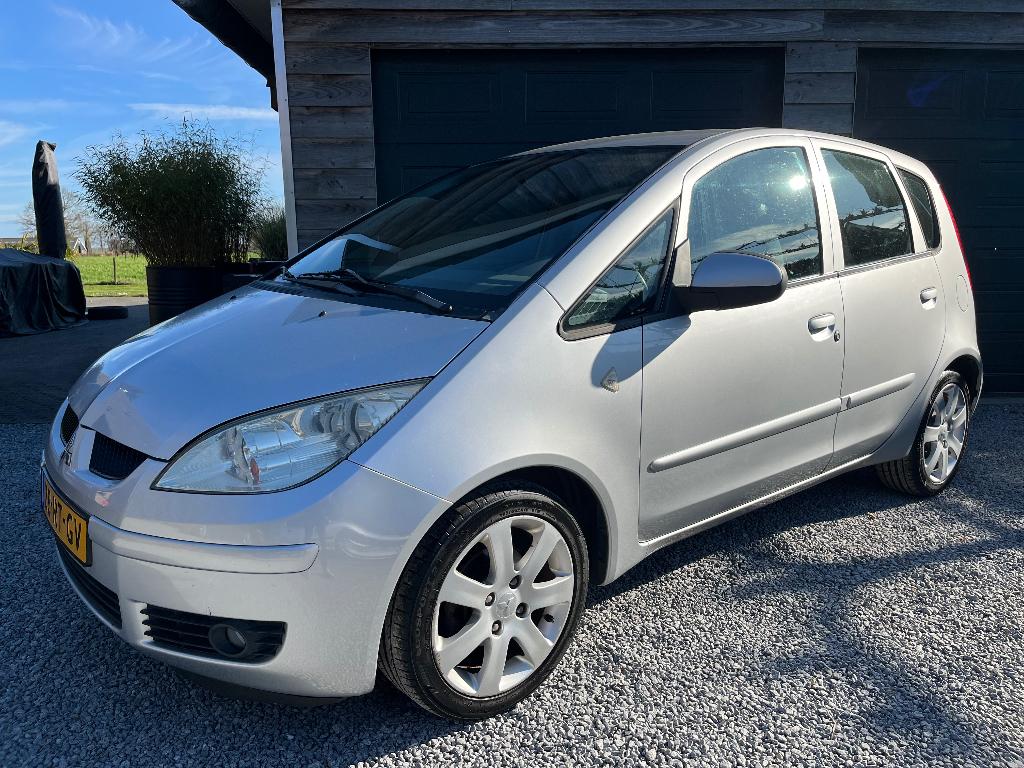 Mitsubishi Colt CZ5 1.3 Instyle. 4x Elec. ramen. Zeer luxe!, Auto's, Mitsubishi, Stof, 31 €/maand, Colt, Origineel Nederlands