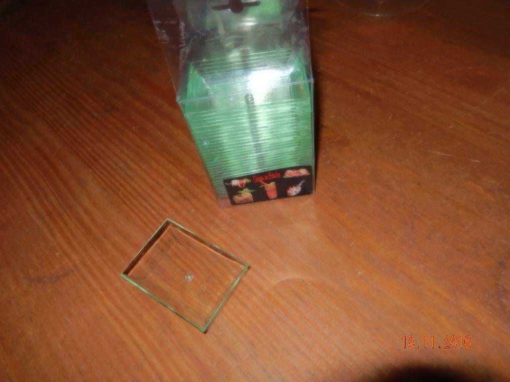 30 hard plastic bakjes + 48 hard plastic bakjes, Ophalen, Zo goed als nieuw