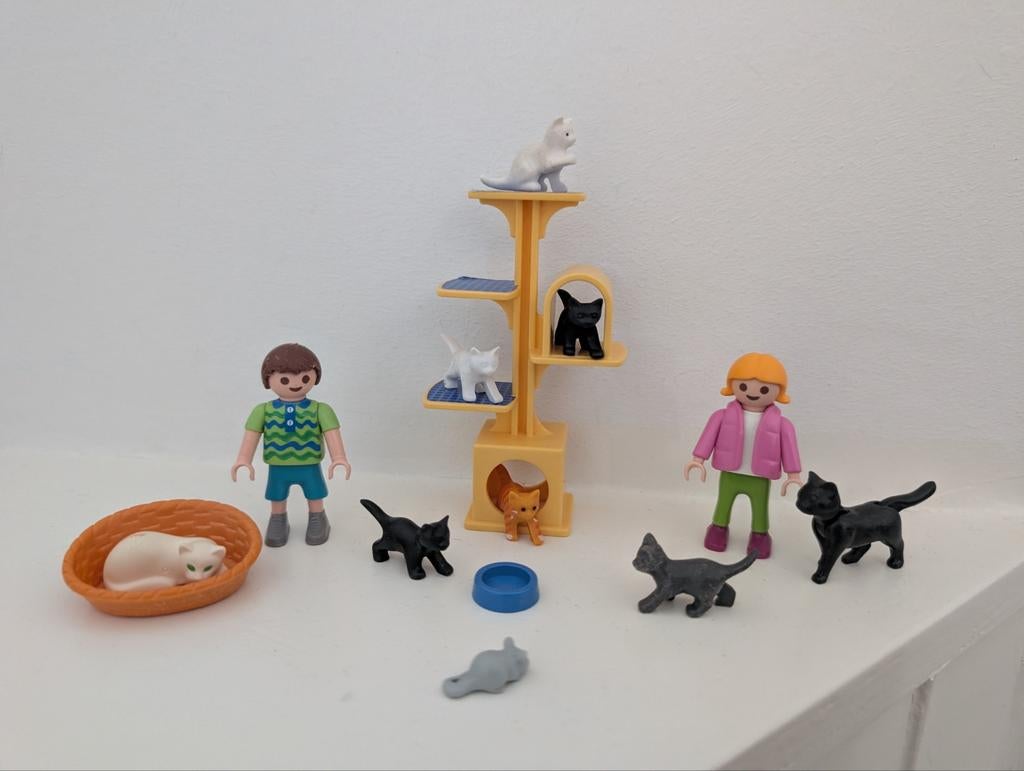 Playmobil poezen familie met poppetjes, krabpaal met poezen, Kinderen en Baby's, Speelgoed | Playmobil, Ophalen of Verzenden, Zo goed als nieuw