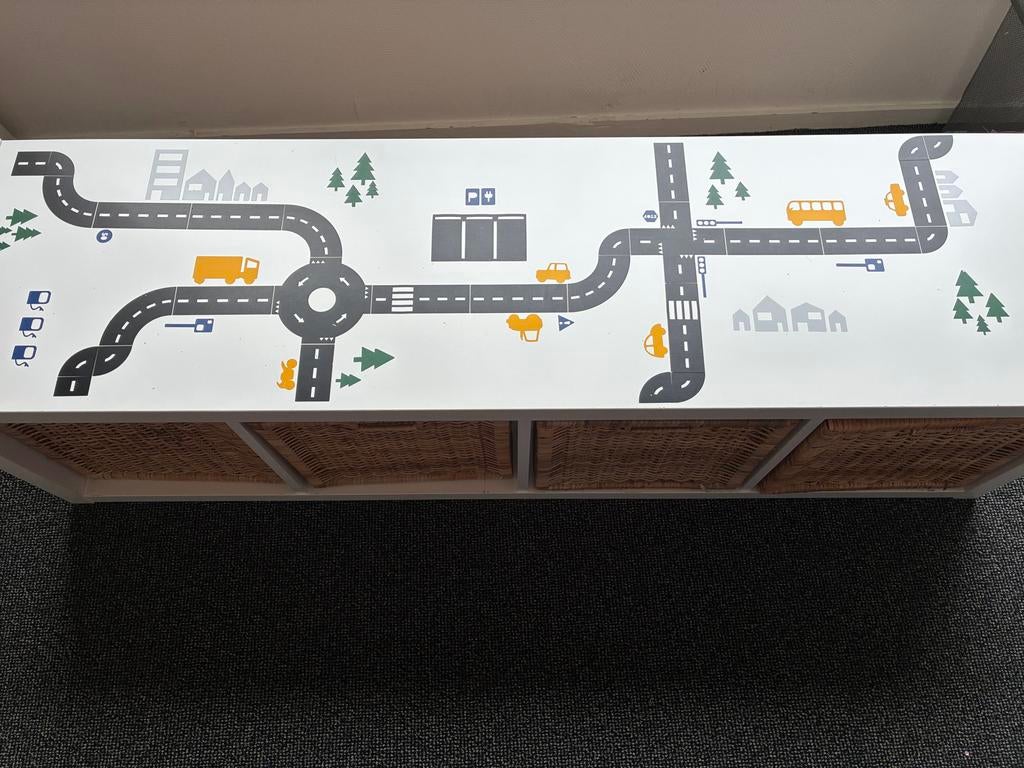IKEA KALLAX kast met speelmat en rieten manden, Ophalen, Gebruikt, Meubelstuk of Keukentje