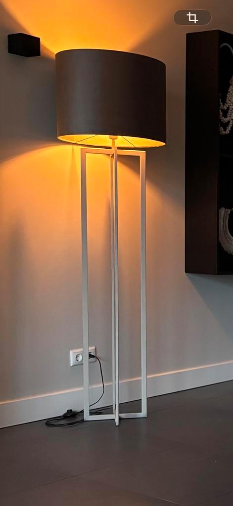 Light & Living Vloerlamp met 3 Velours Kappen (Licht Taupe), Huis en Inrichting, Lampen | Vloerlampen, Zo goed als nieuw, 150 tot 200 cm
