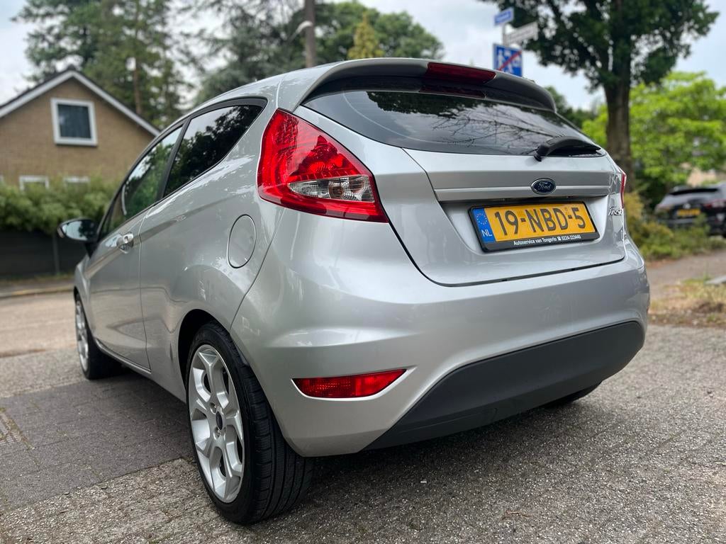 Ford Fiësta 1.25 44KW 3DR 2010 Grijs, Auto's, Voorwielaandrijving, Stof, 4 cilinders, Elektrische ramen