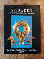 Sieraden en lichaamsversiering uit Indonesie., Ophalen of Verzenden, Zo goed als nieuw