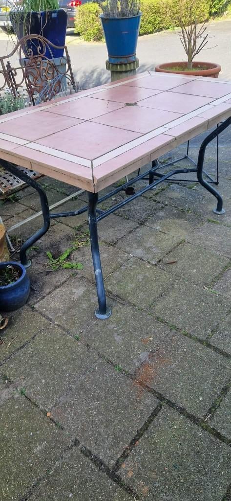 Mooie tuintafel met vierkante terracotta tegels (brocante), Tuin en Terras, Ophalen, Gebruikt, Rechthoekig, Overige materialen