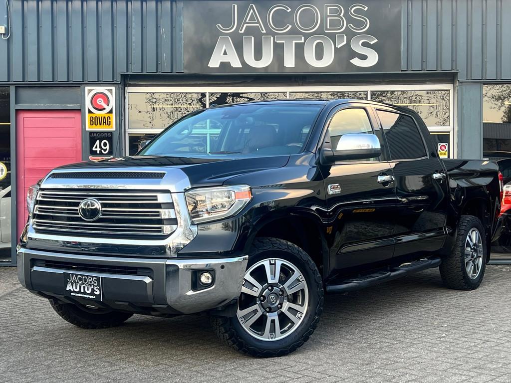 Toyota Tundra 5.7 V8 Double Cab 4x4 1794 edition, Auto's, Automaat, Gebruikt, 2707 kg, Zwart