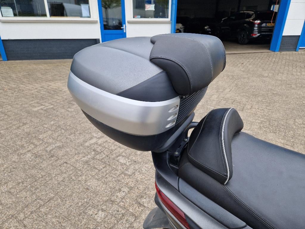Grote originele topkoffer voor piaggio mp3 500 , nieuw model, Motoren, Ophalen