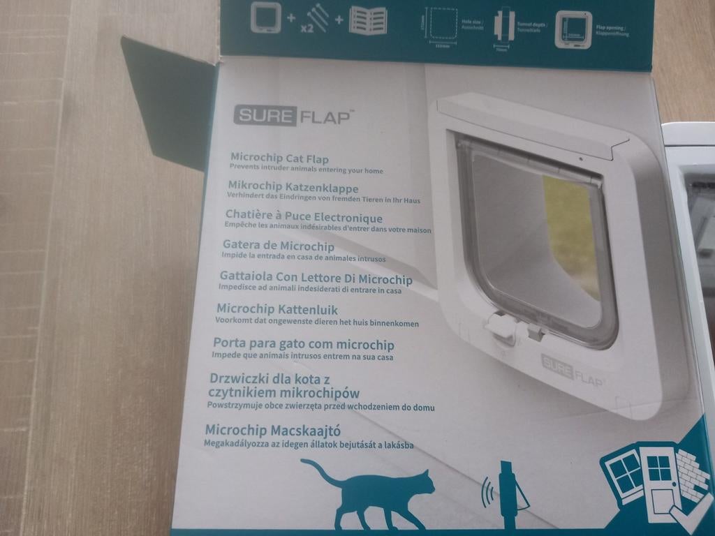 Zgan katteluikje met chiplezer., Dieren en Toebehoren, Ophalen, Zo goed als nieuw