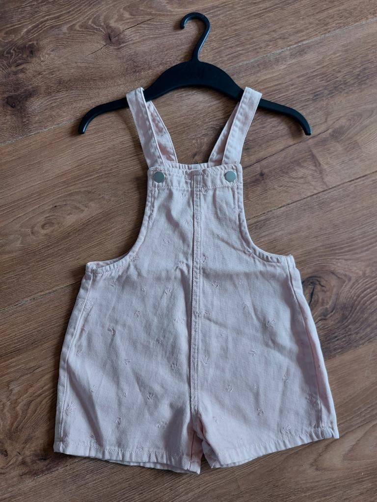 Leuke lichtroze salopette / Jumpsuit maat 122 z.g.a.n., Kinderen en Baby's, Kinderkleding | Maat 122, Zo goed als nieuw, Meisje