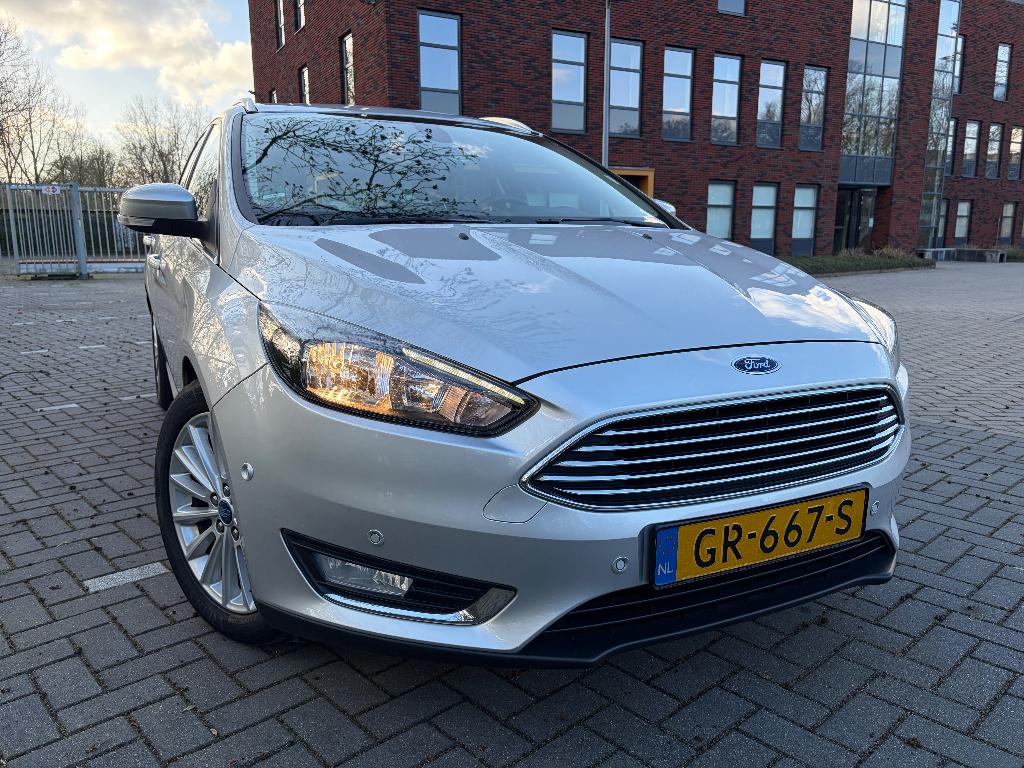 Ford Focus Wagon Titanium 1.0 Ecoboost 125pk 2015, Zwart, Origineel Nederlands, Handgeschakeld, 1216 kg