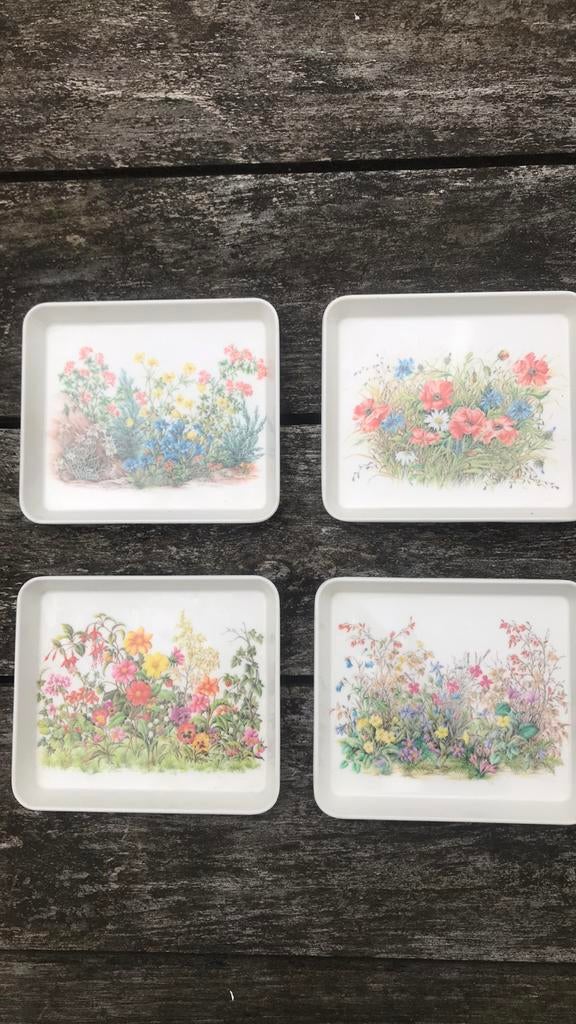 Set van 4  mini dienbladen met wilde bloemen, Huis en Inrichting, Woonaccessoires | Dienbladen, Ophalen of Verzenden, Zo goed als nieuw