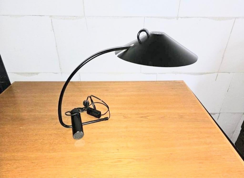 Artimeta bureaulamp jaren tachtig design, Ophalen